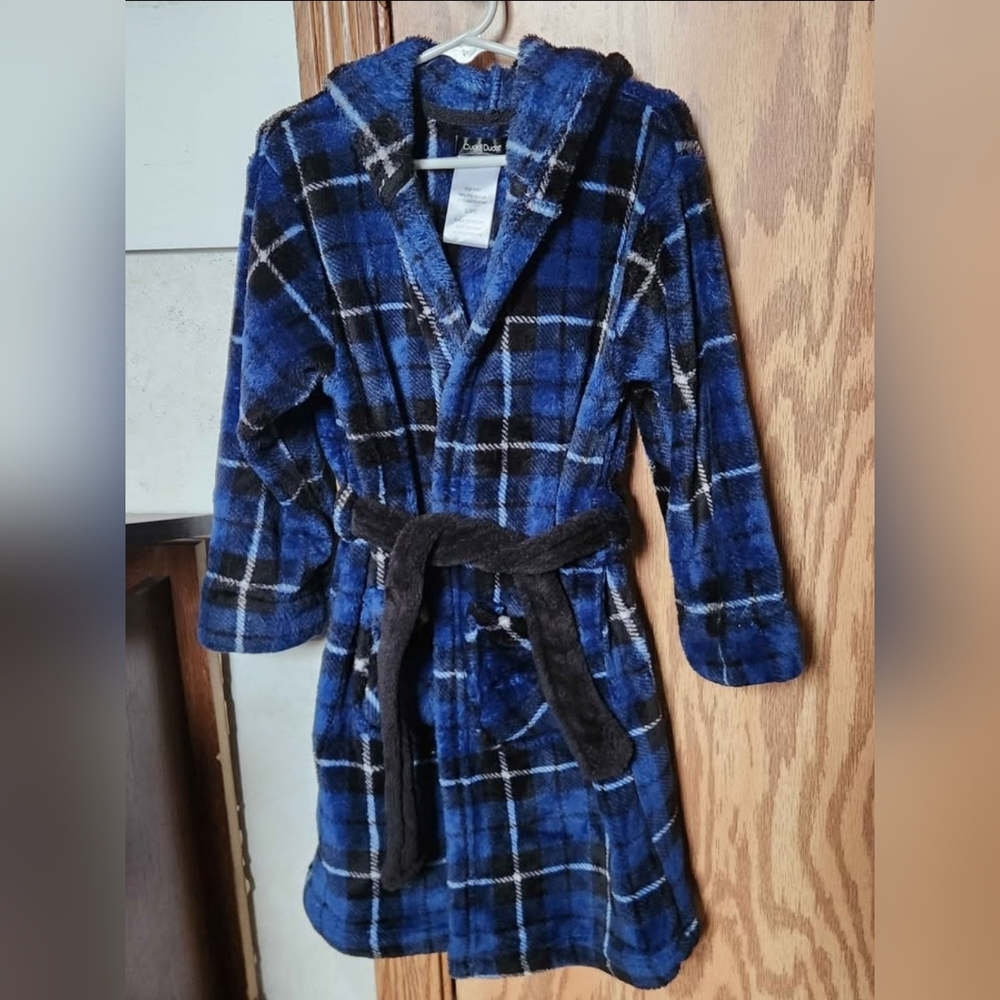 Cuddl Duds Blue and Black Plaid Robe